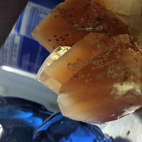 Cha Ching calcite raw gleaming scales specimen 🍑 rare color with dendrites - Picture 3 of 5